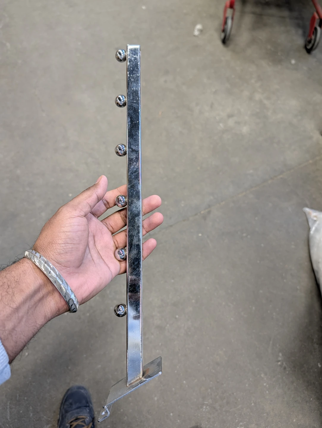 Metal Clothes Hanger Rack - photo 2