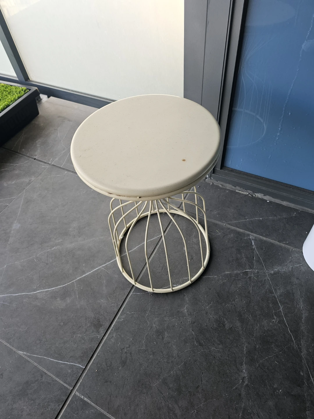 Cream Wire Base Side Table