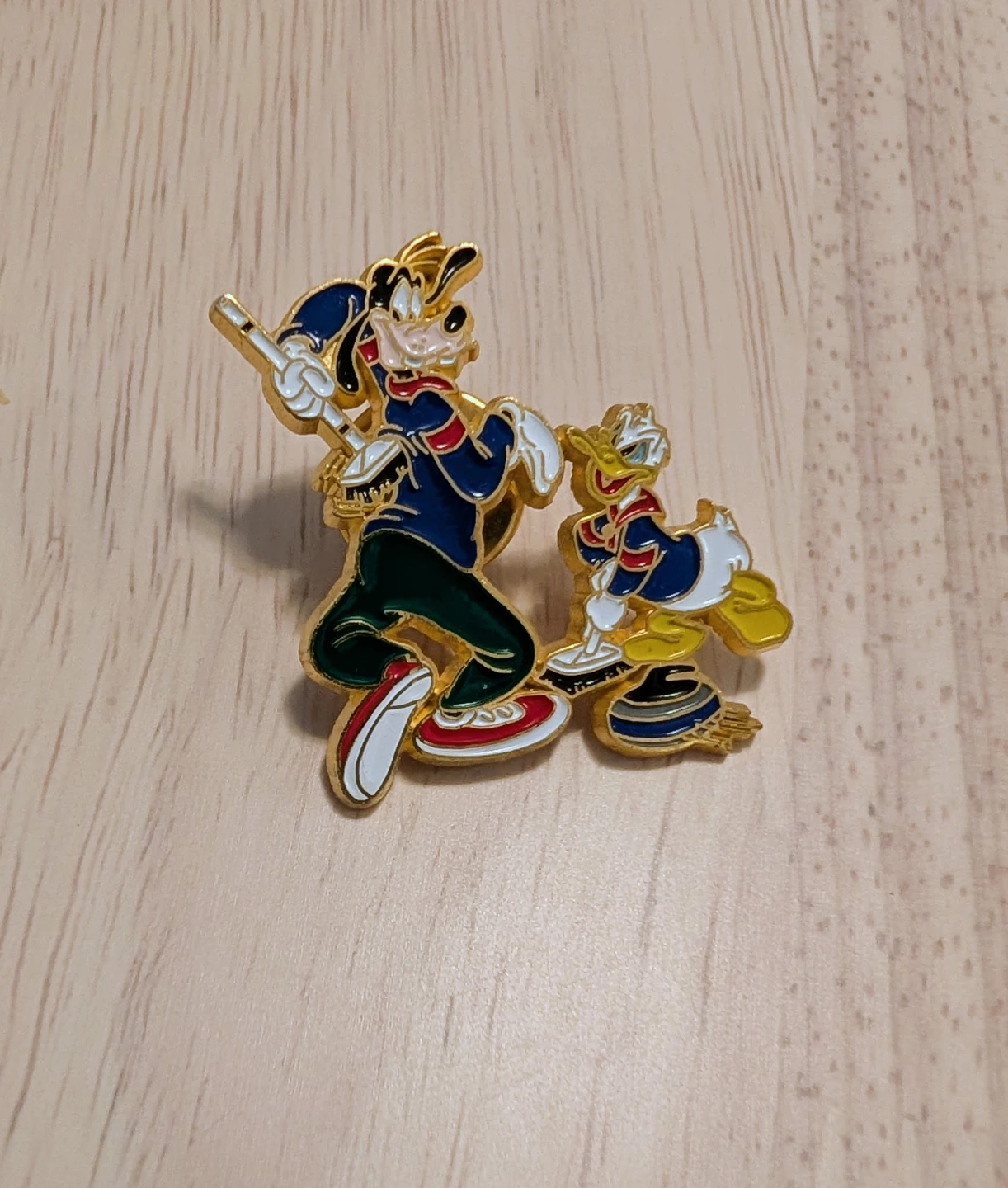 Goofy and Donald Duck Curling Pin