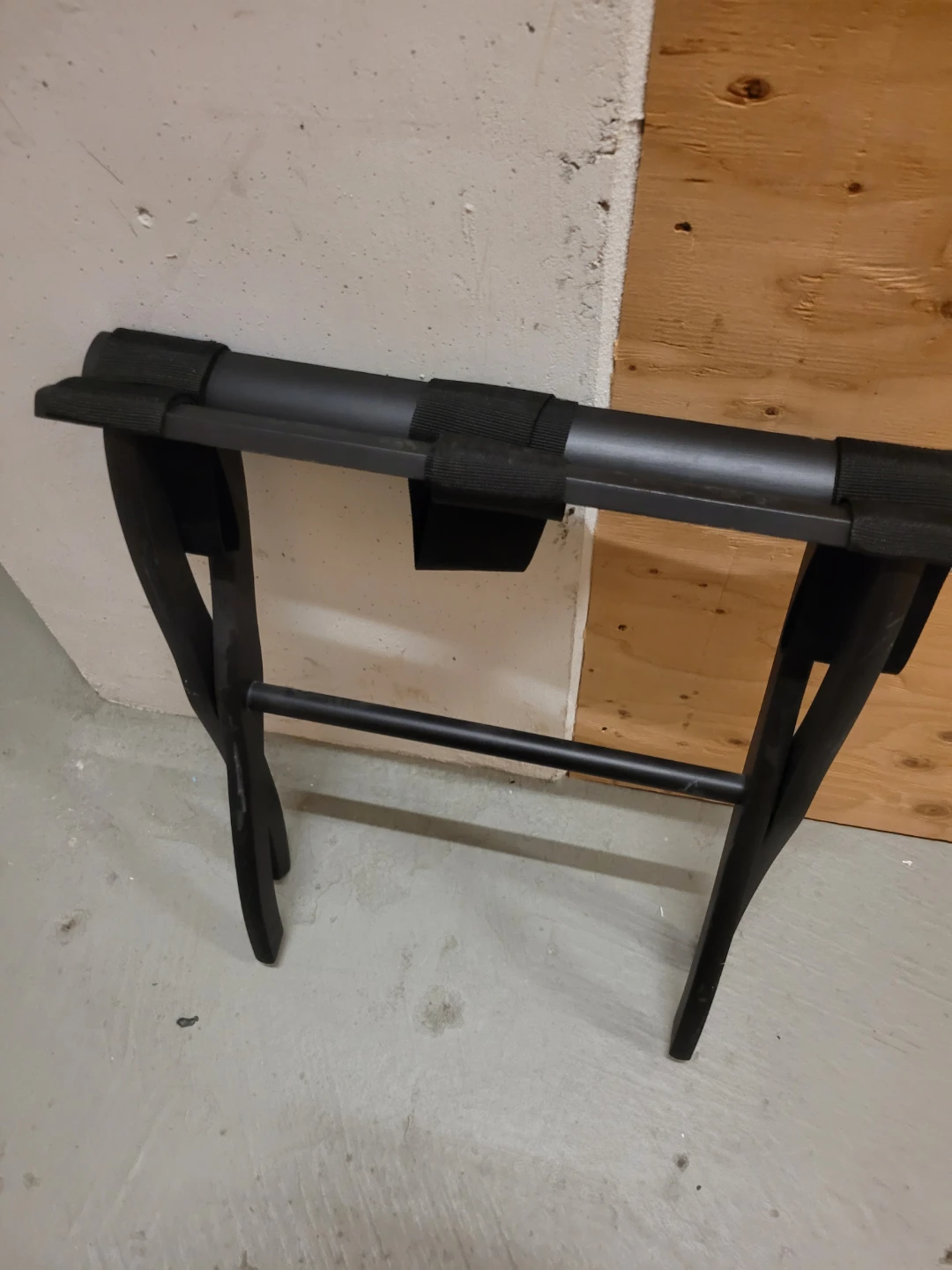 Black Luggage Rack - photo 2