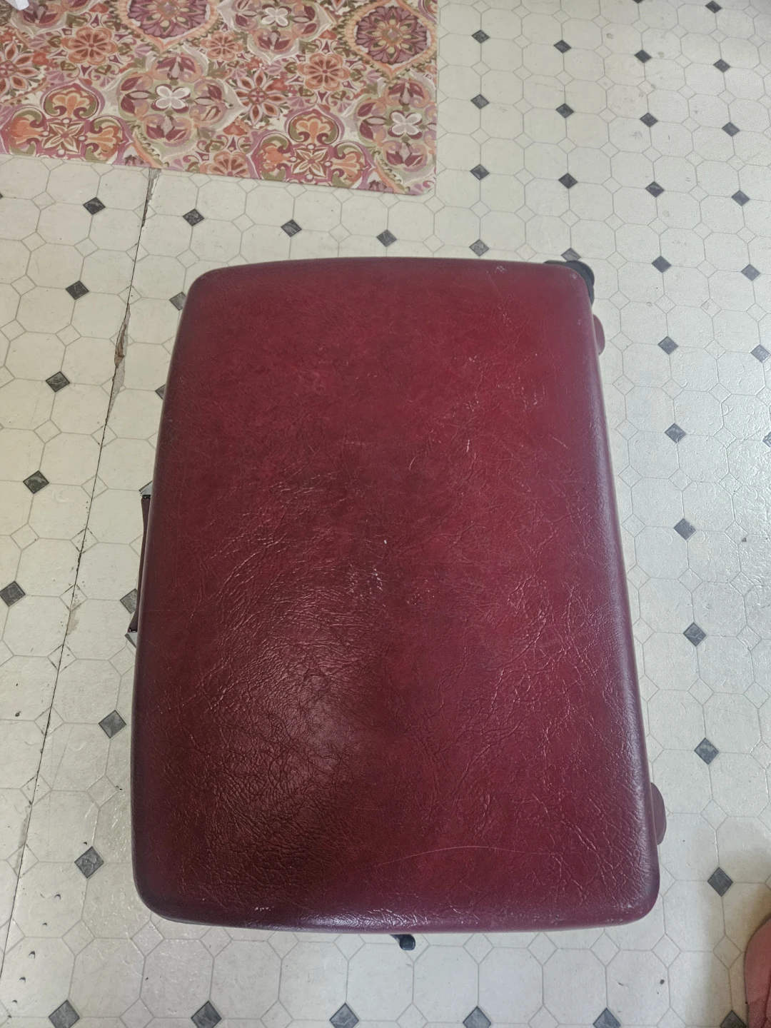 Red Vintage Samsonite Suitcase - photo 2