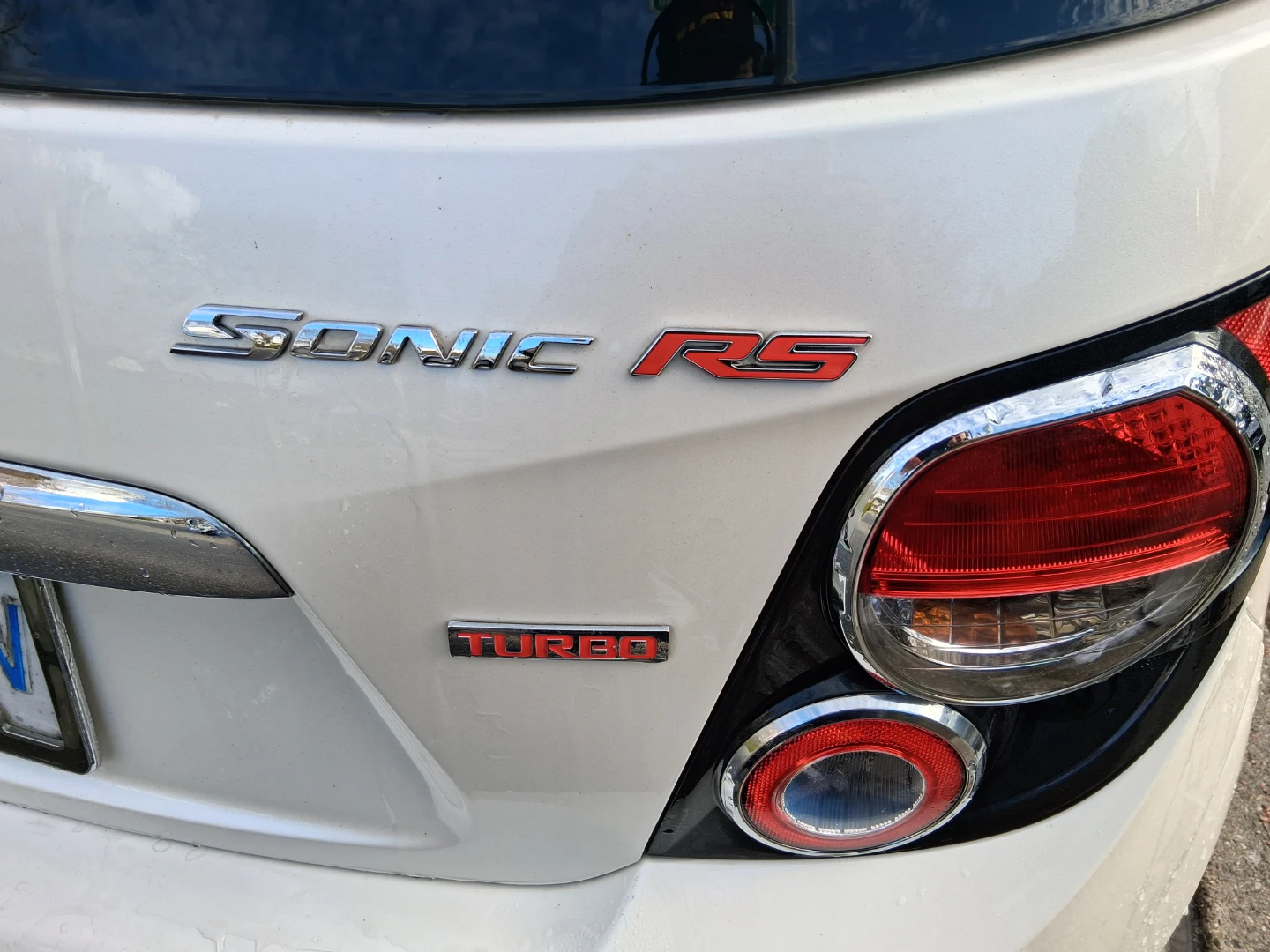 White Chevrolet Sonic RS Turbo - photo 3
