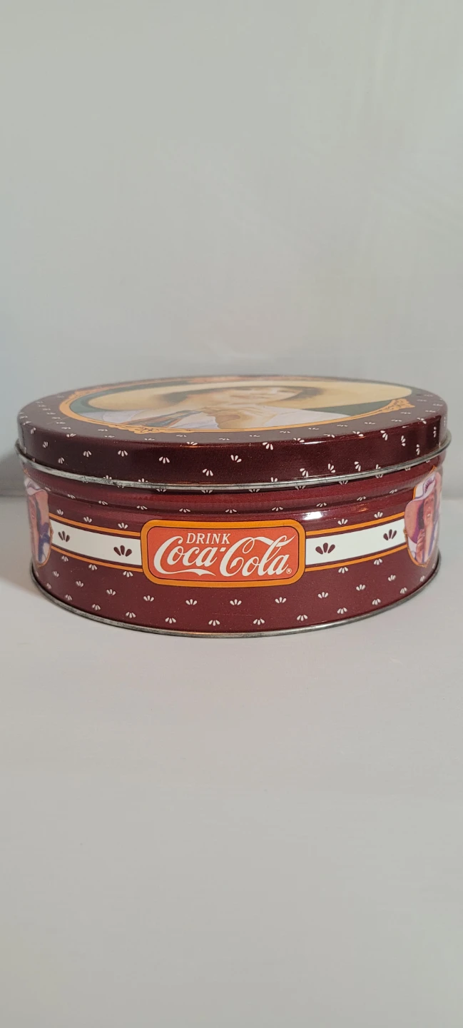 Coca-Cola Vintage Style Round Tin - photo 2