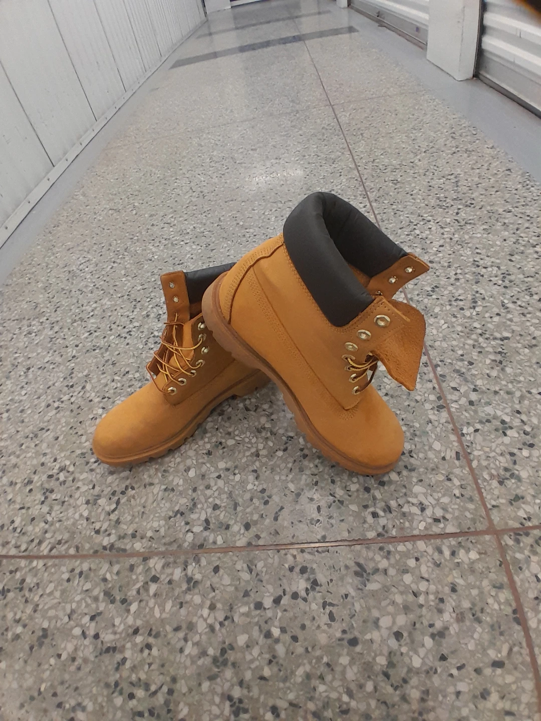 Timberland Classic Boots - Wheat Nubuck Size 9 - photo 3