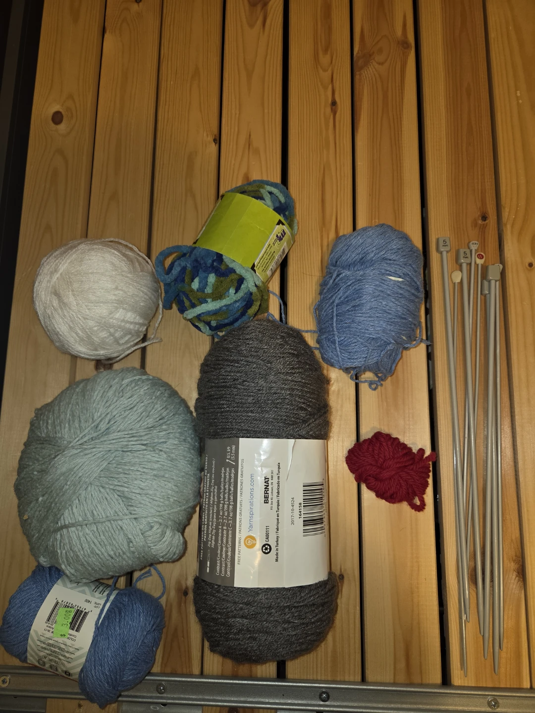 Knitting Yarn and knitting needles
