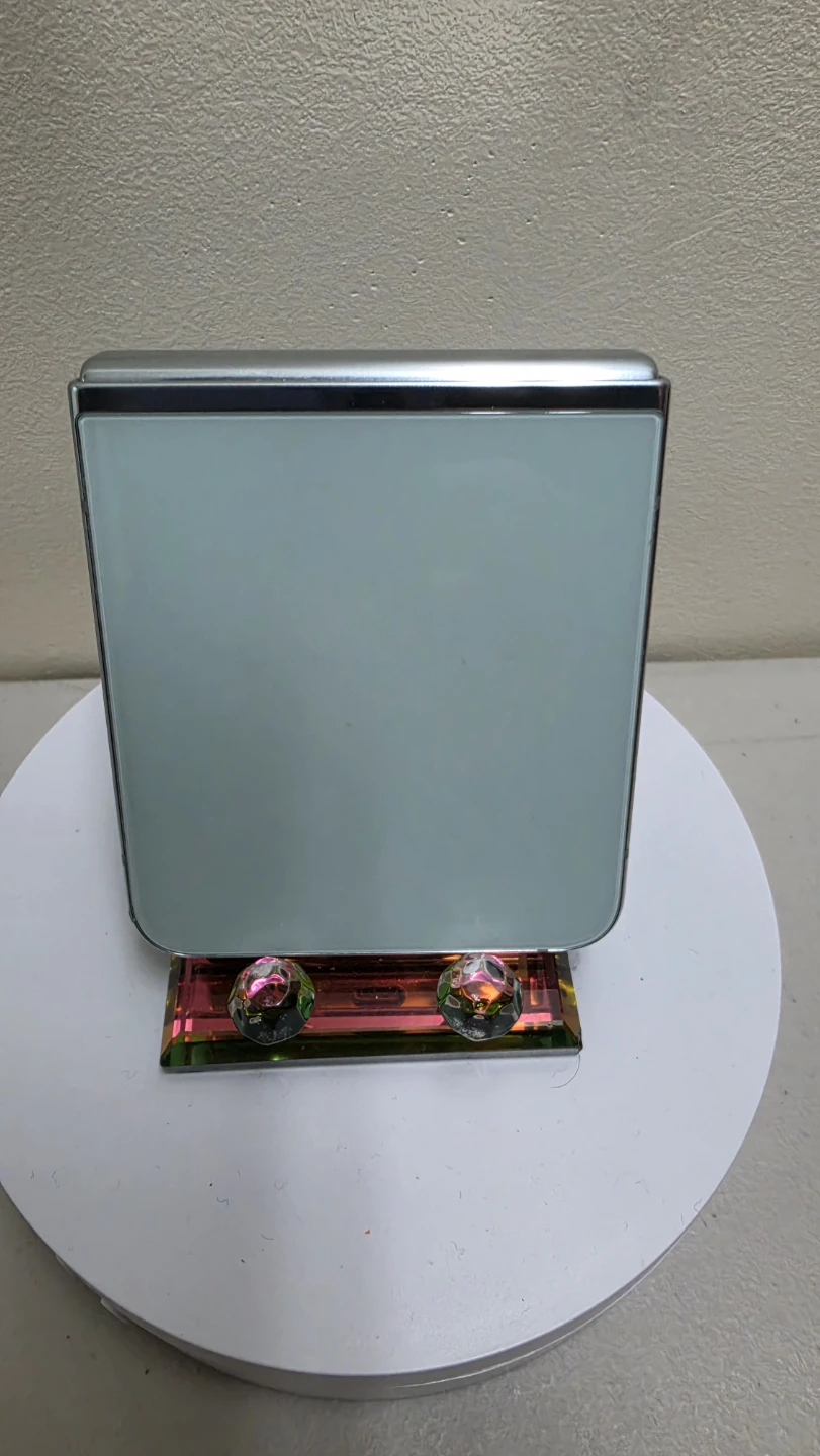 Samsung Galaxy Z Flip 5 - photo 2