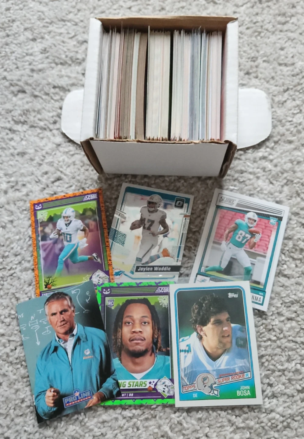 Miami Dolphins, 200 Football Cards Team lot - photo 2