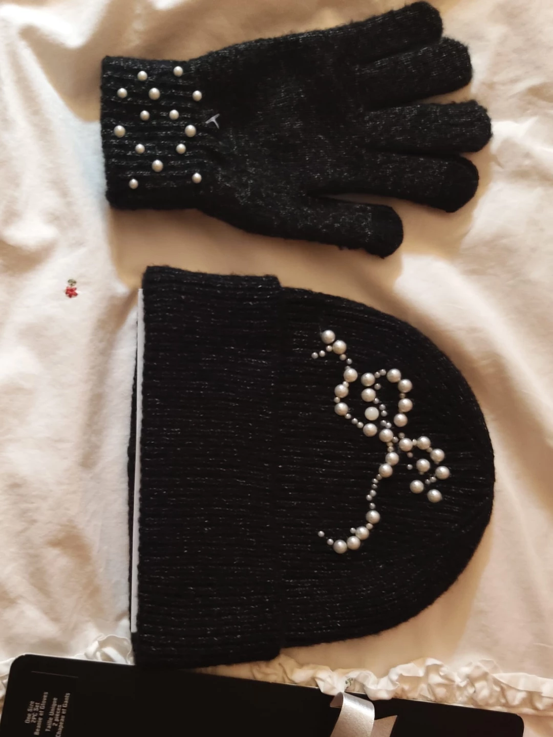 Black Beanie and Glove Set with Pearls