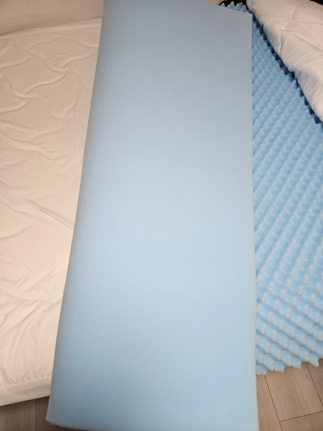 Blue Egg Crate Foam Mattress Topper queen size - photo 2
