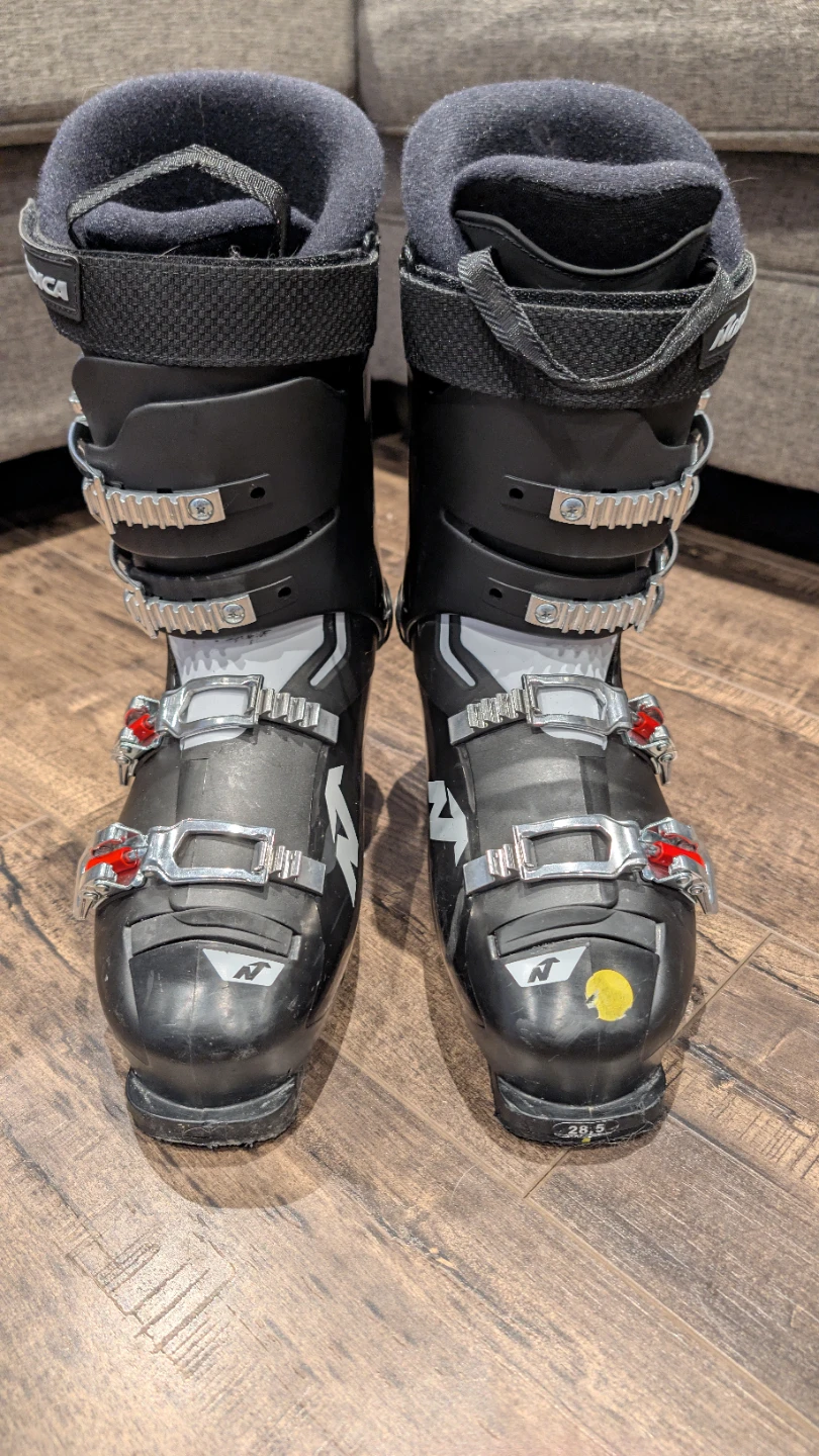 Nordica Cruise Skiing Boots 28.5