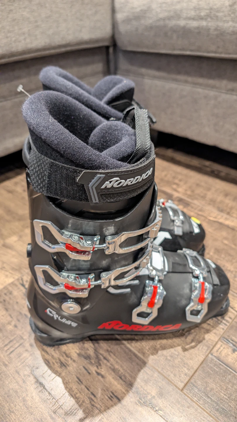 Nordica Cruise Skiing Boots 28.5 - photo 2