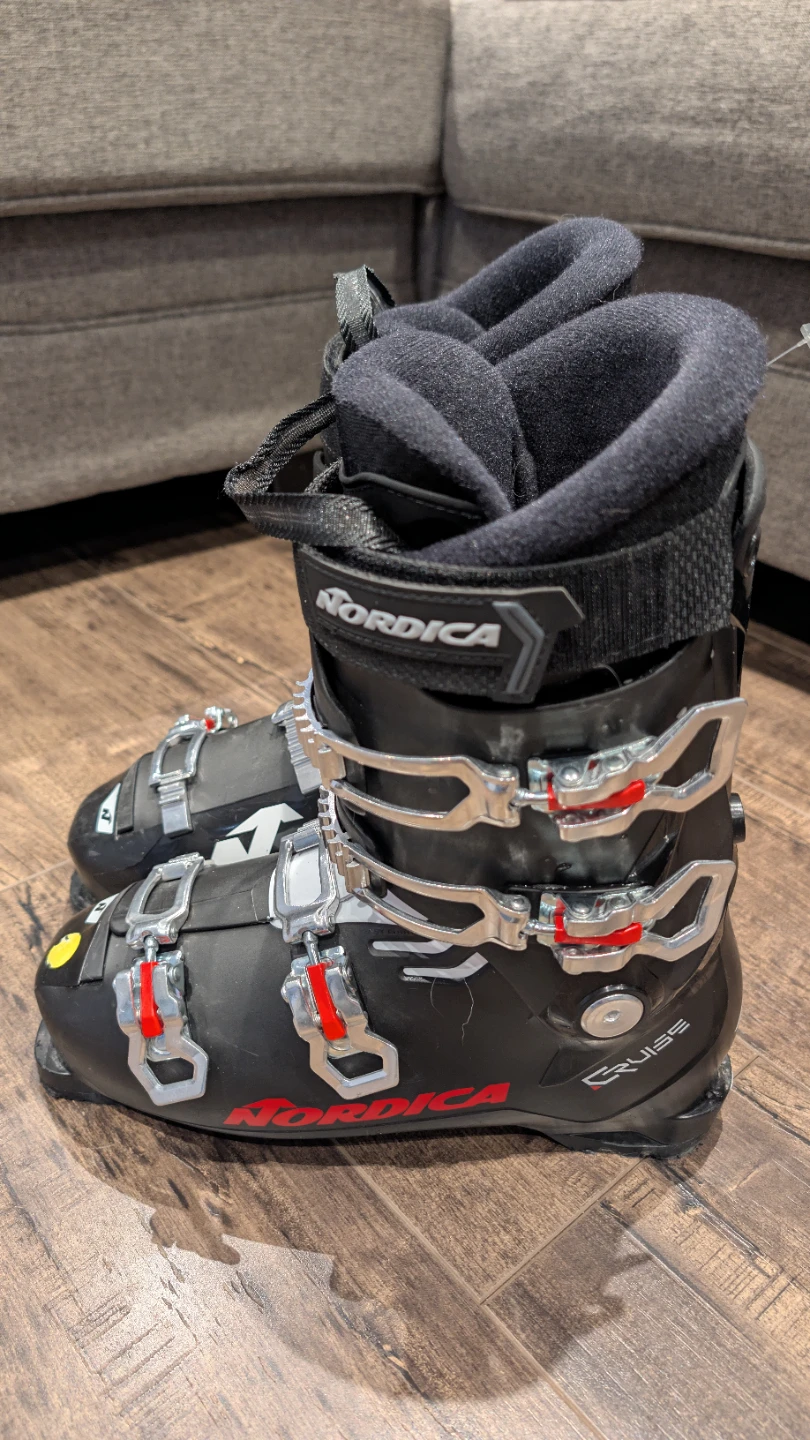 Nordica Cruise Skiing Boots 28.5 - photo 4