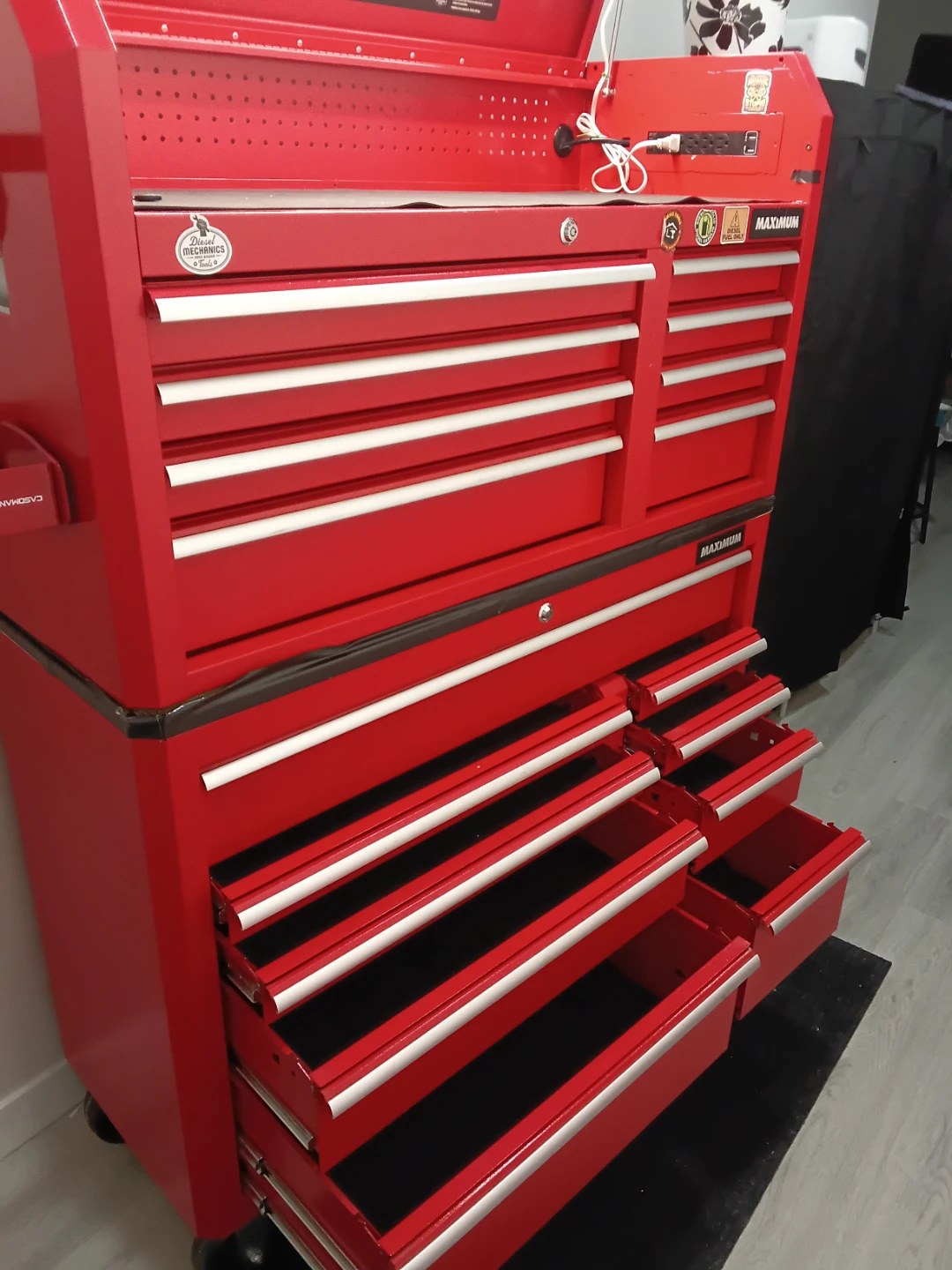 Red MAXIMUM 47" Tool Chest with Drawers - photo 3