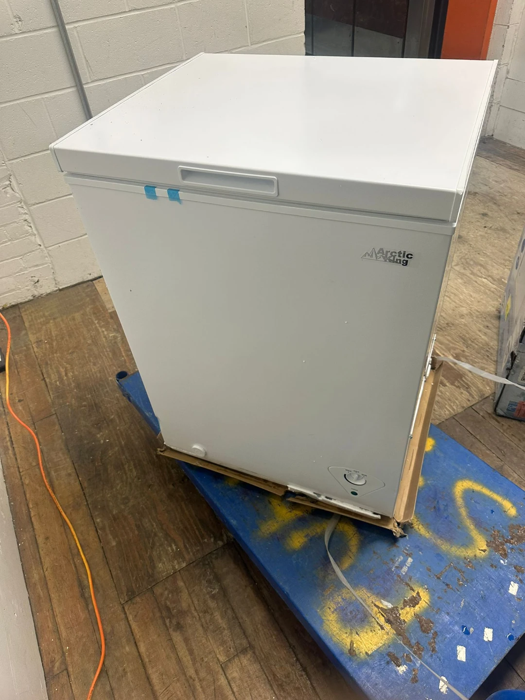 Brand New- Arctic King 5.0 cu ft Chest Freezer - photo 2