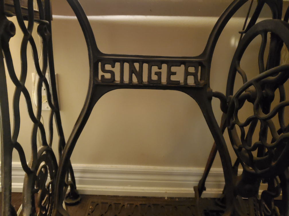 Antique  - Wooden Singer Sewing Machine Table 🥕 - photo 5