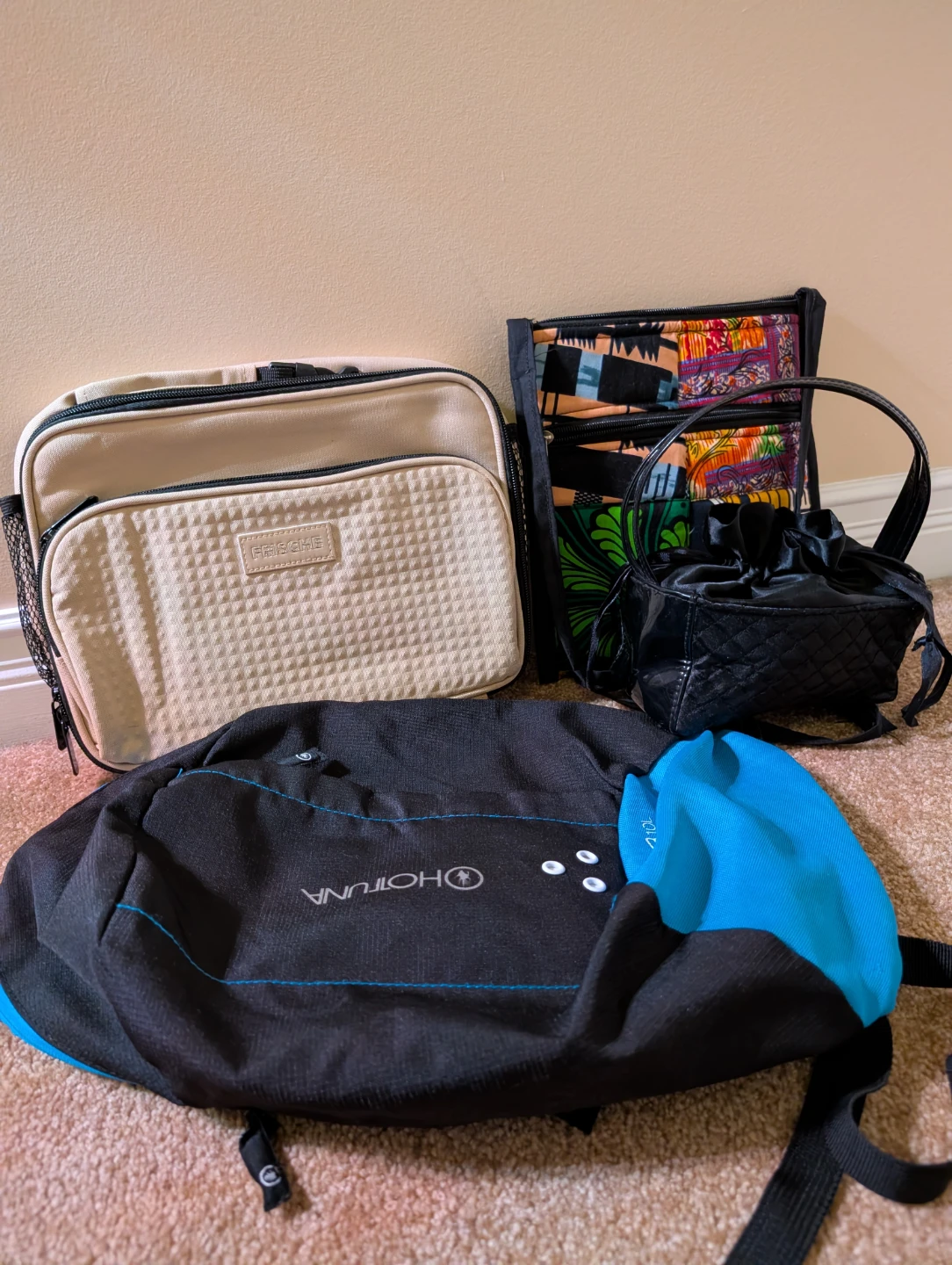 Assorted Bags, Purses, and Lunchkit