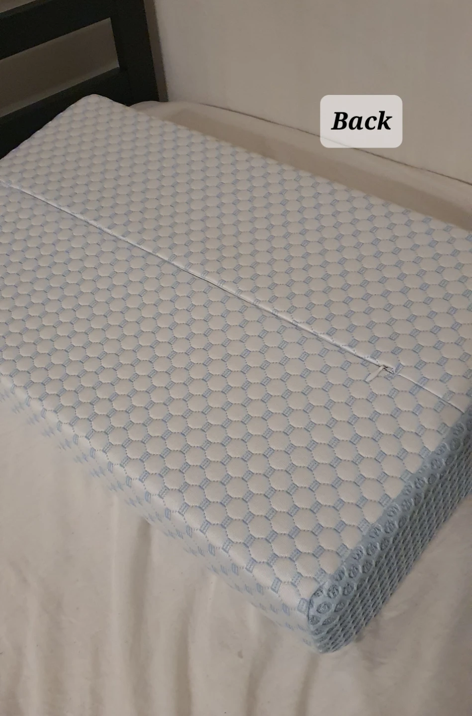 Ergonomic Memory Foam Pillow - photo 3