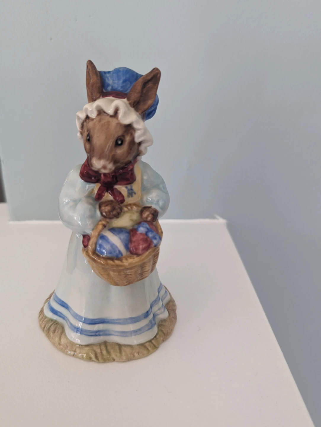 Royal Doulton Mrs. Bunnykins At The Easter Parade Figurine 1982