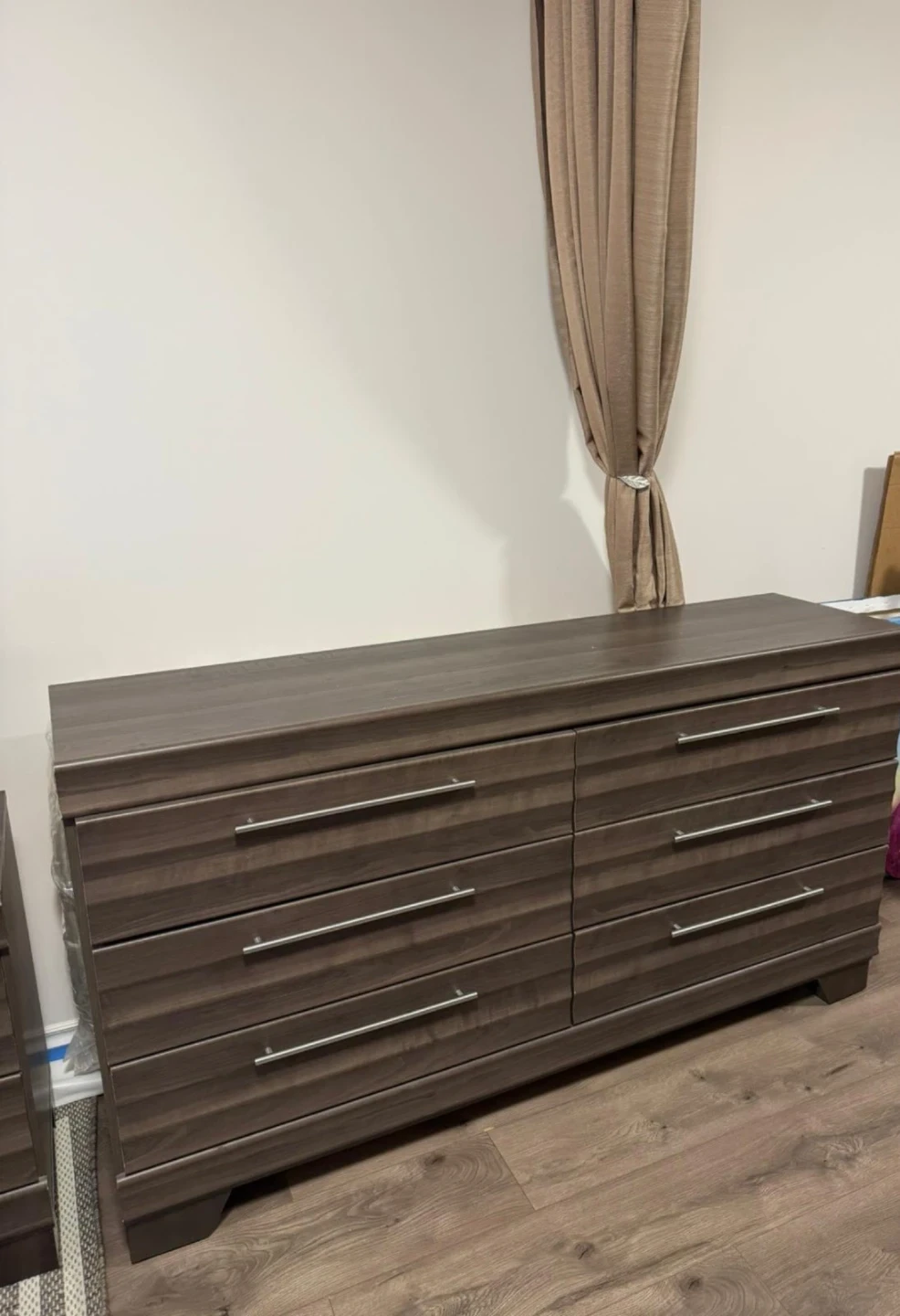 Dark Wood 6-Drawer Dresser