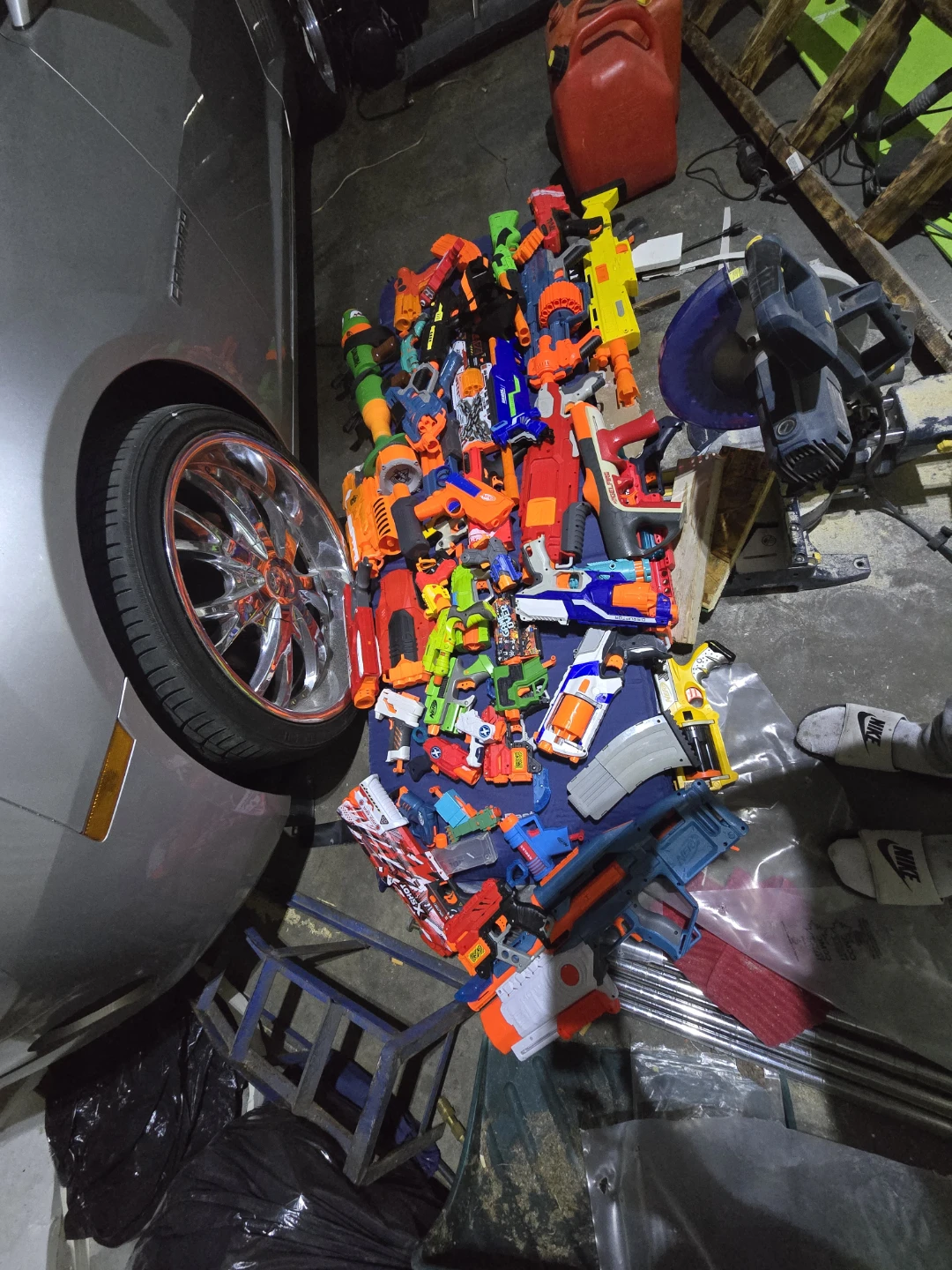 Bulk Lot of Nerf and X-Shot Blasters and Accessories - photo 2