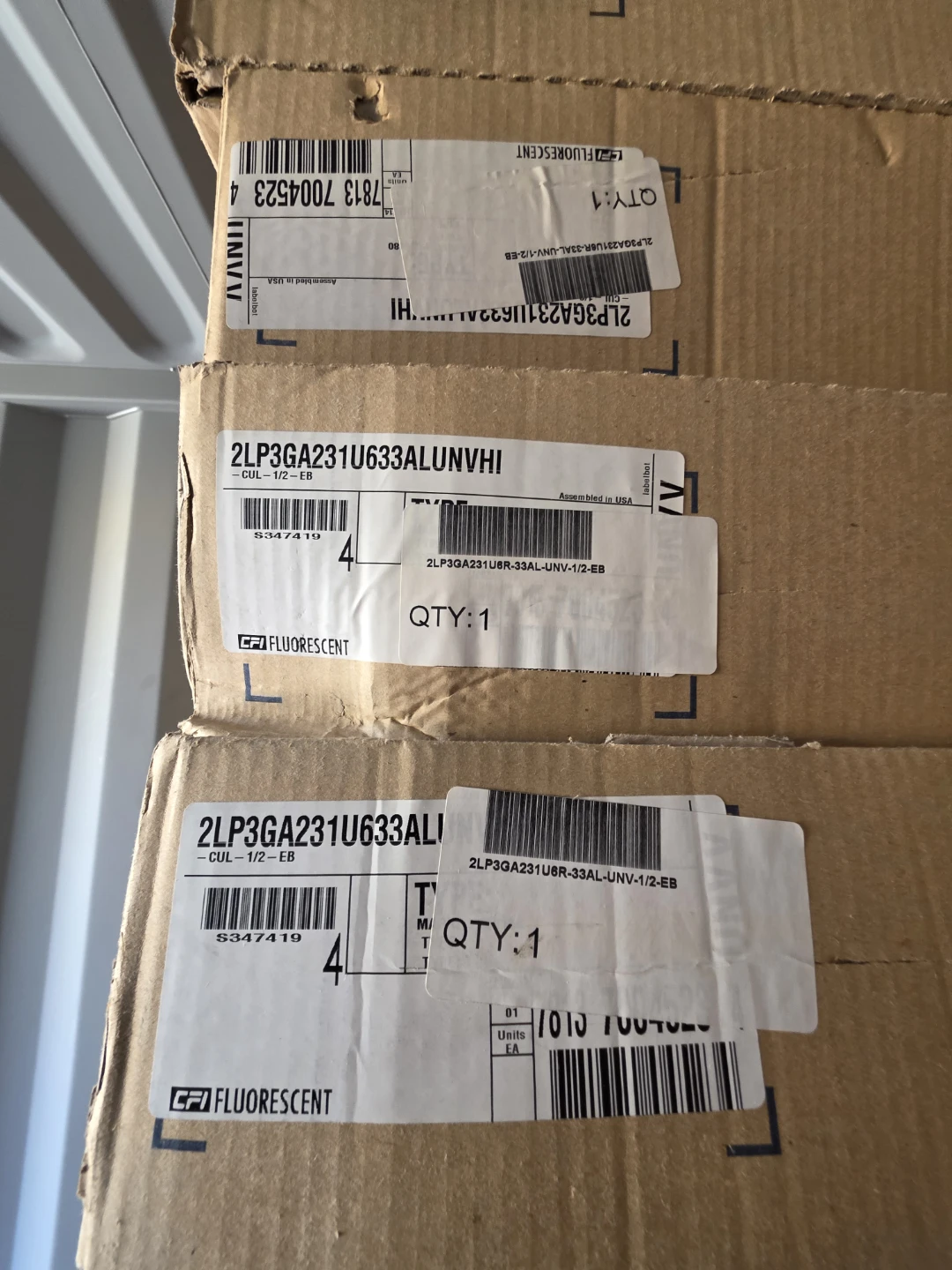 CFI Fluorescent Light Fixtures - 2LP3GA231U633ALUNVH1