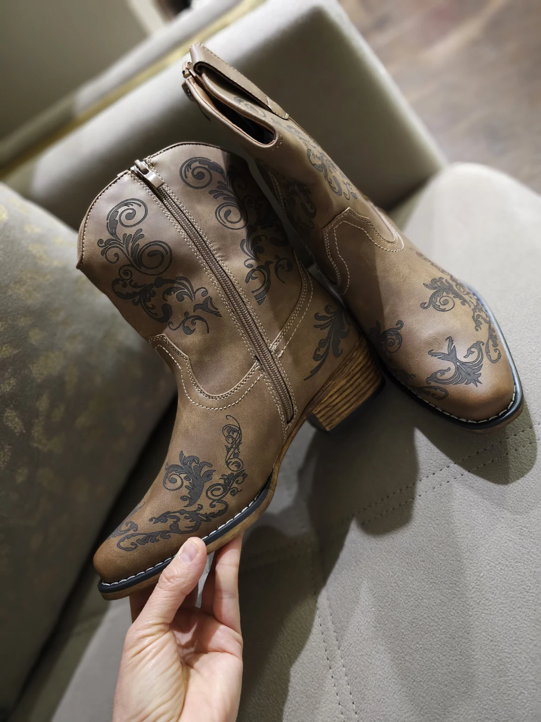 Cowboy women boots (size 8) - photo 4