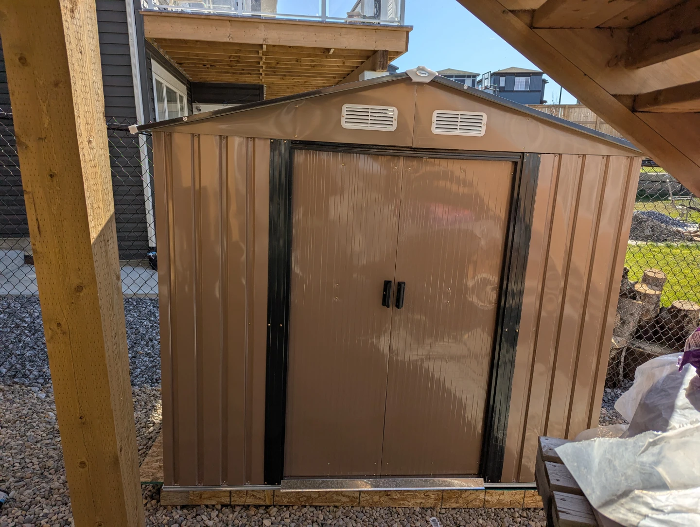 Brown Metal Storage Shed 🥕 - photo 3