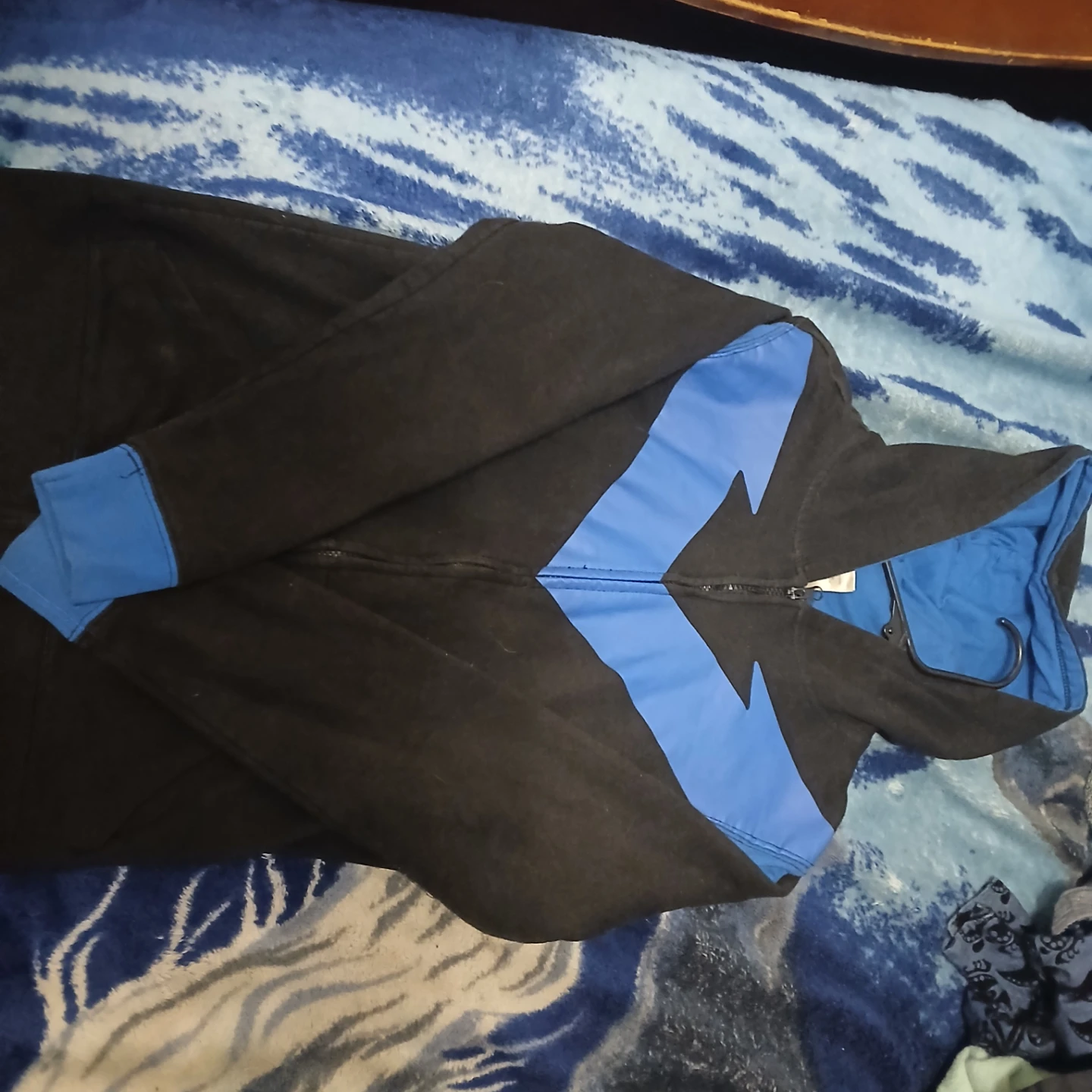 DC Comics Originals Black & Blue Zip-Up Hoodie - Size S - photo 3