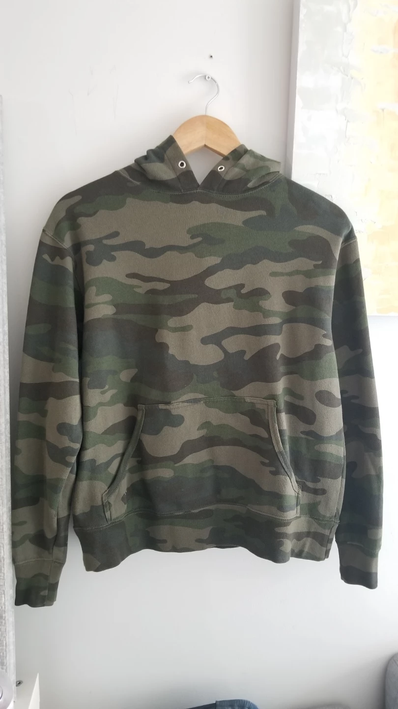 Camouflage Hoodie Size Small ❗ GOT SHRUNK AFTER WASH