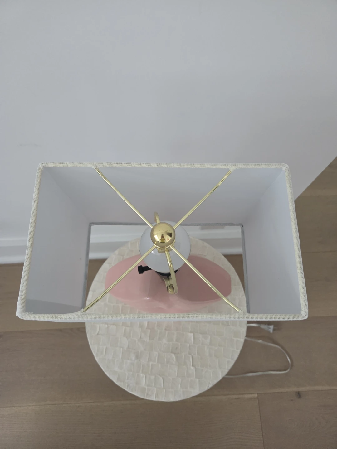 Pink Lips Ceramic Table Lamp - photo 3