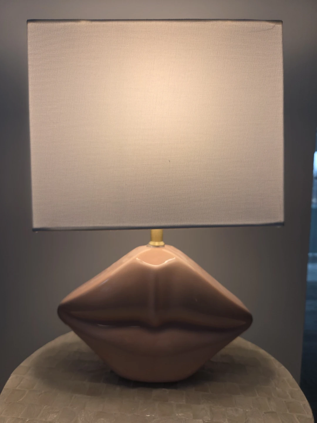 Pink Lips Ceramic Table Lamp - photo 5