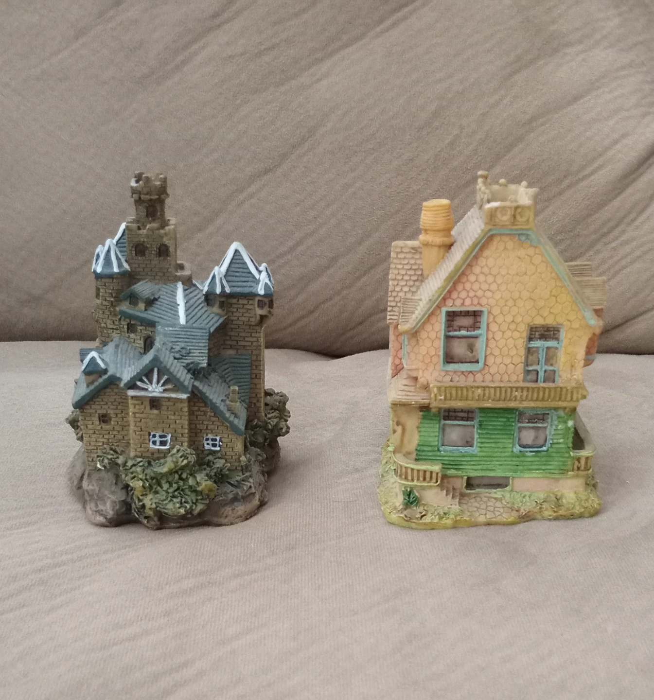 Set of 2 Miniature Houses/Castles - photo 3