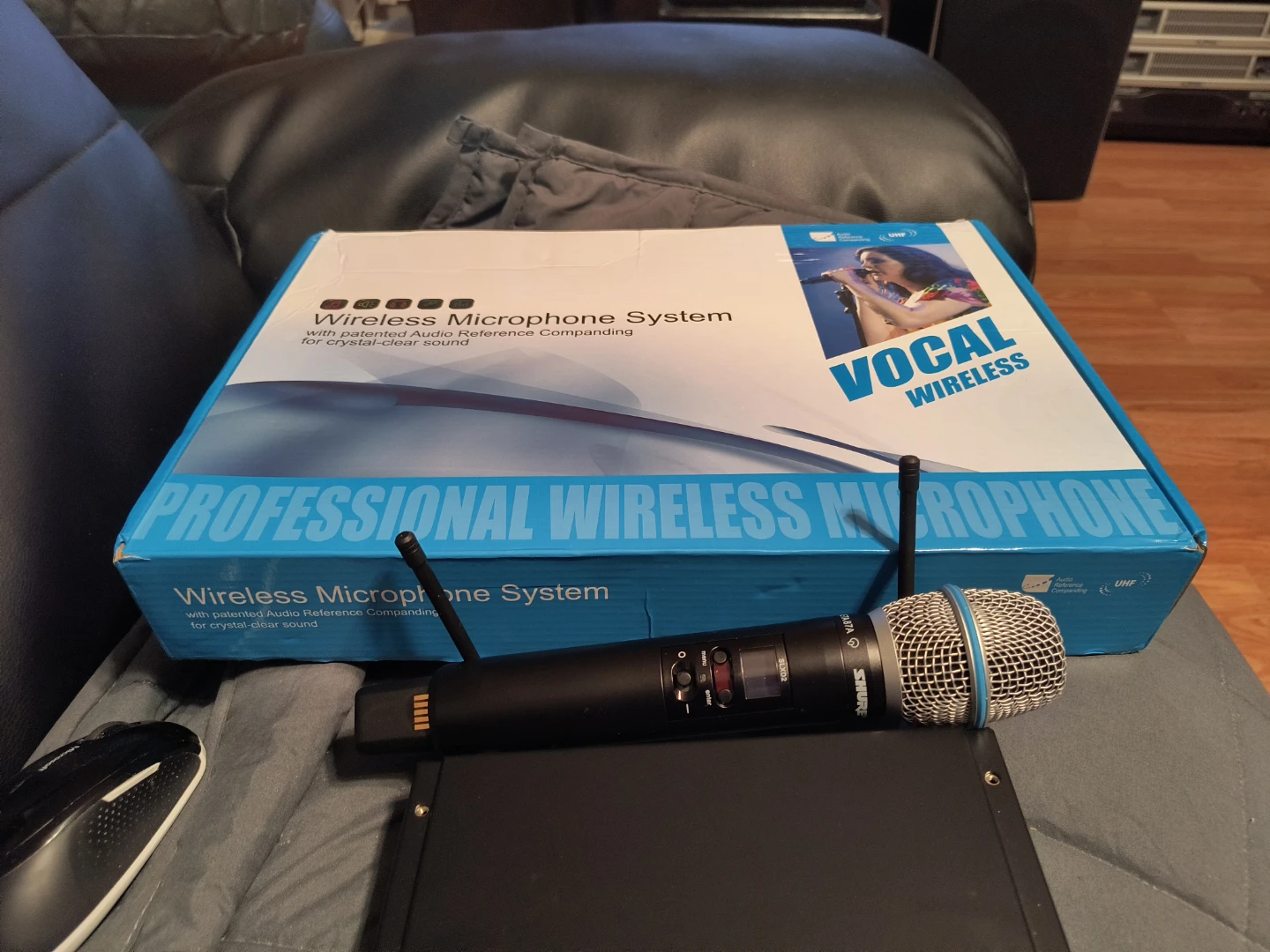 Brand New Shure SLXD4 BETA 87A Wireless Vocal Microphone System - photo 3