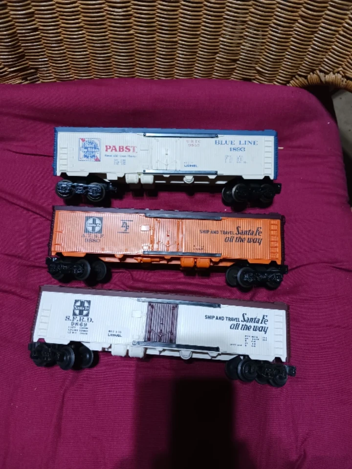 Lionel HO Scale Train Cars Lot