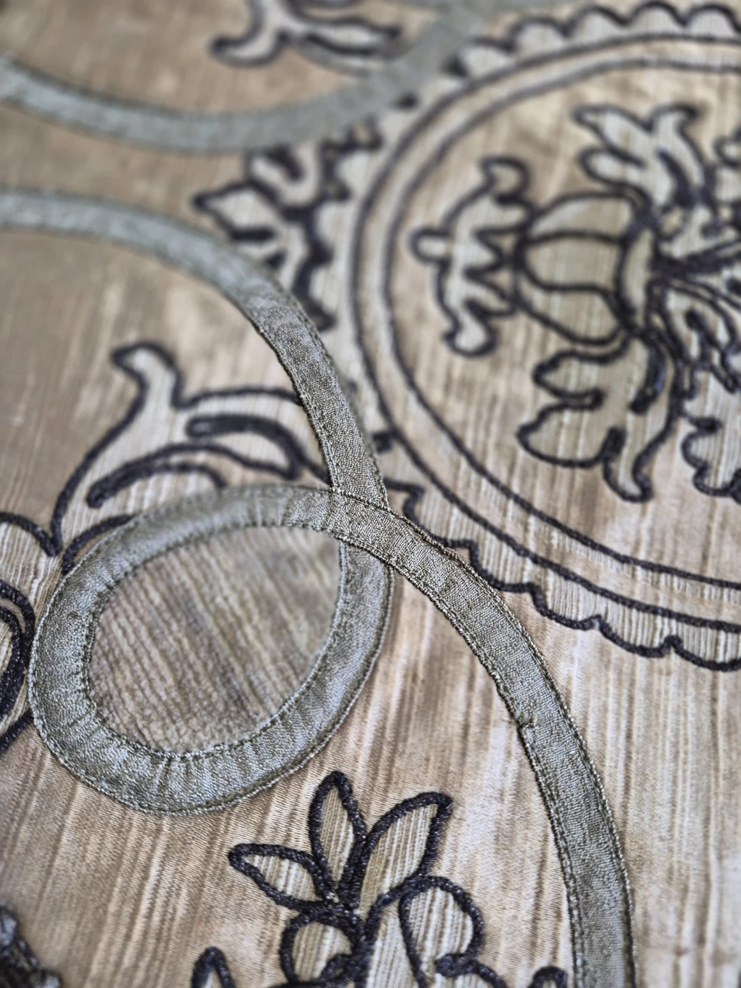 Beautiful Vintage 15" Round Tapestry Doilie Placemat Table Decor - photo 5