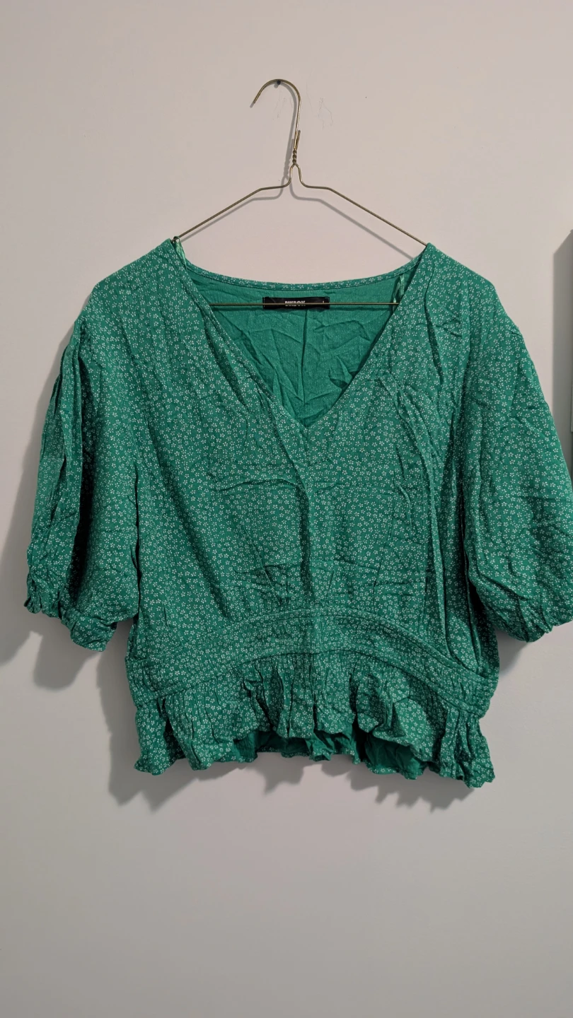 Green Floral Ruffle Crop Top