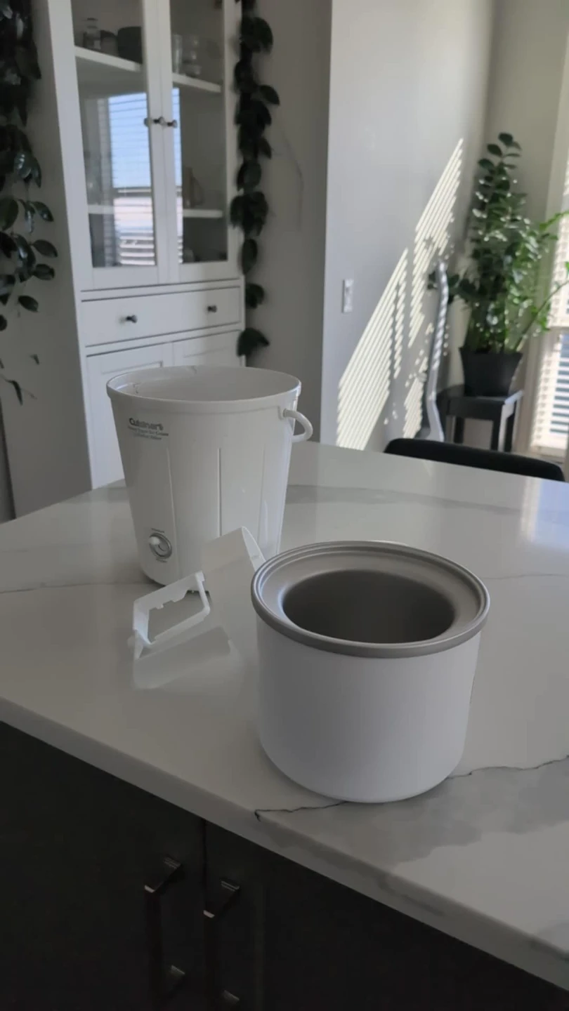 Ice Cream Maker - photo 2