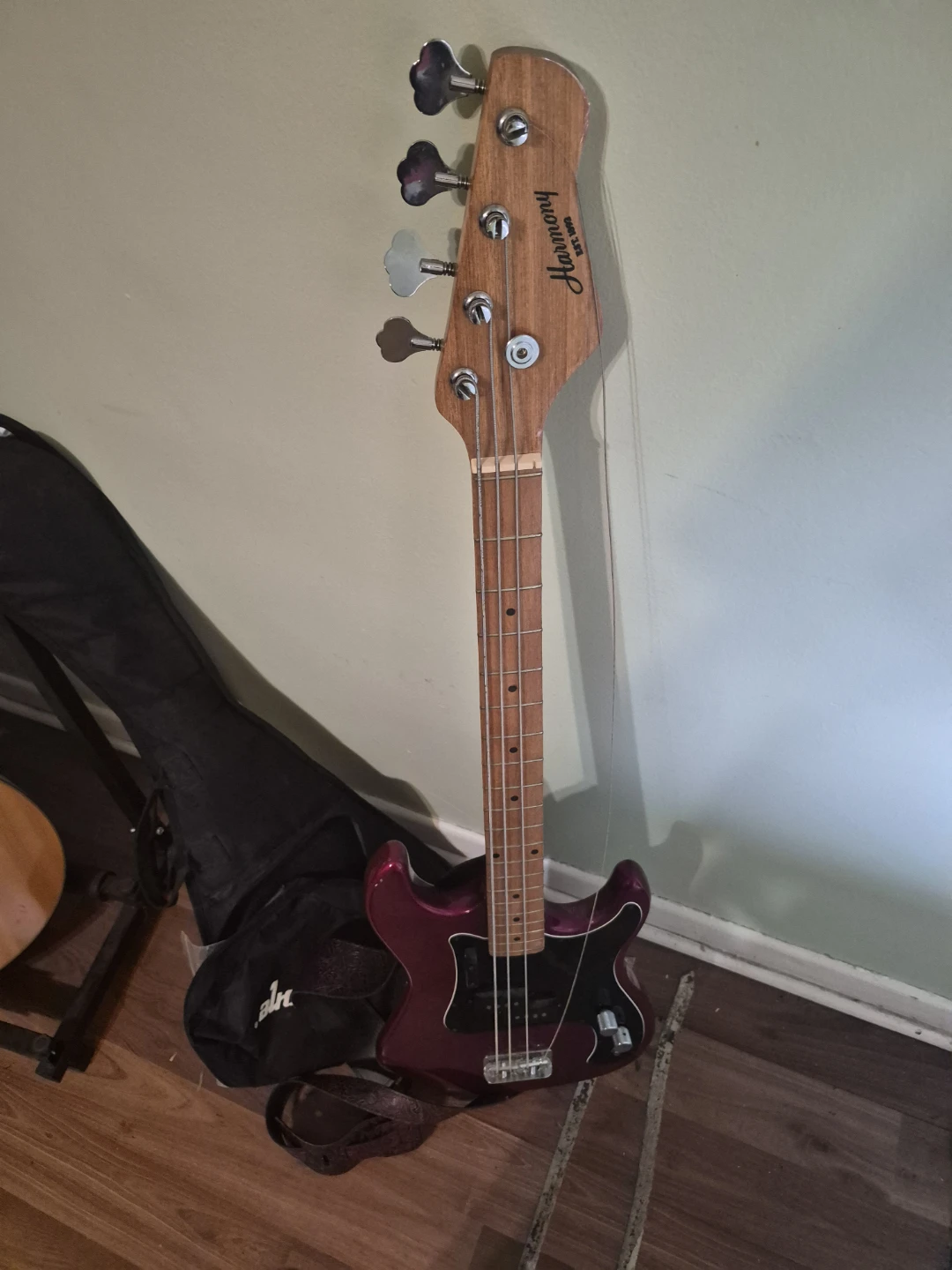 Harmony Electric Bass Guitar - photo 4