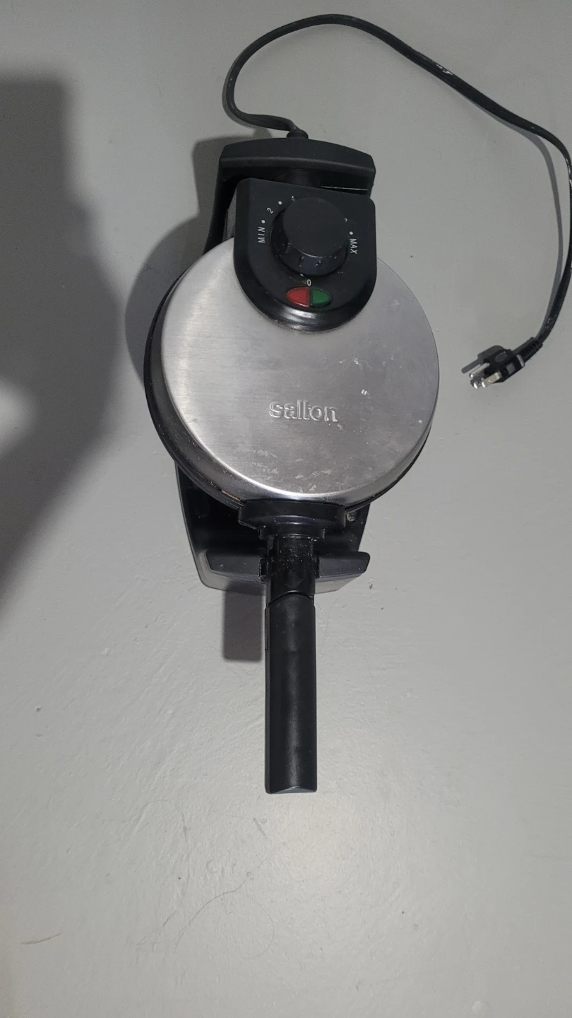 Salton Waffle Maker
