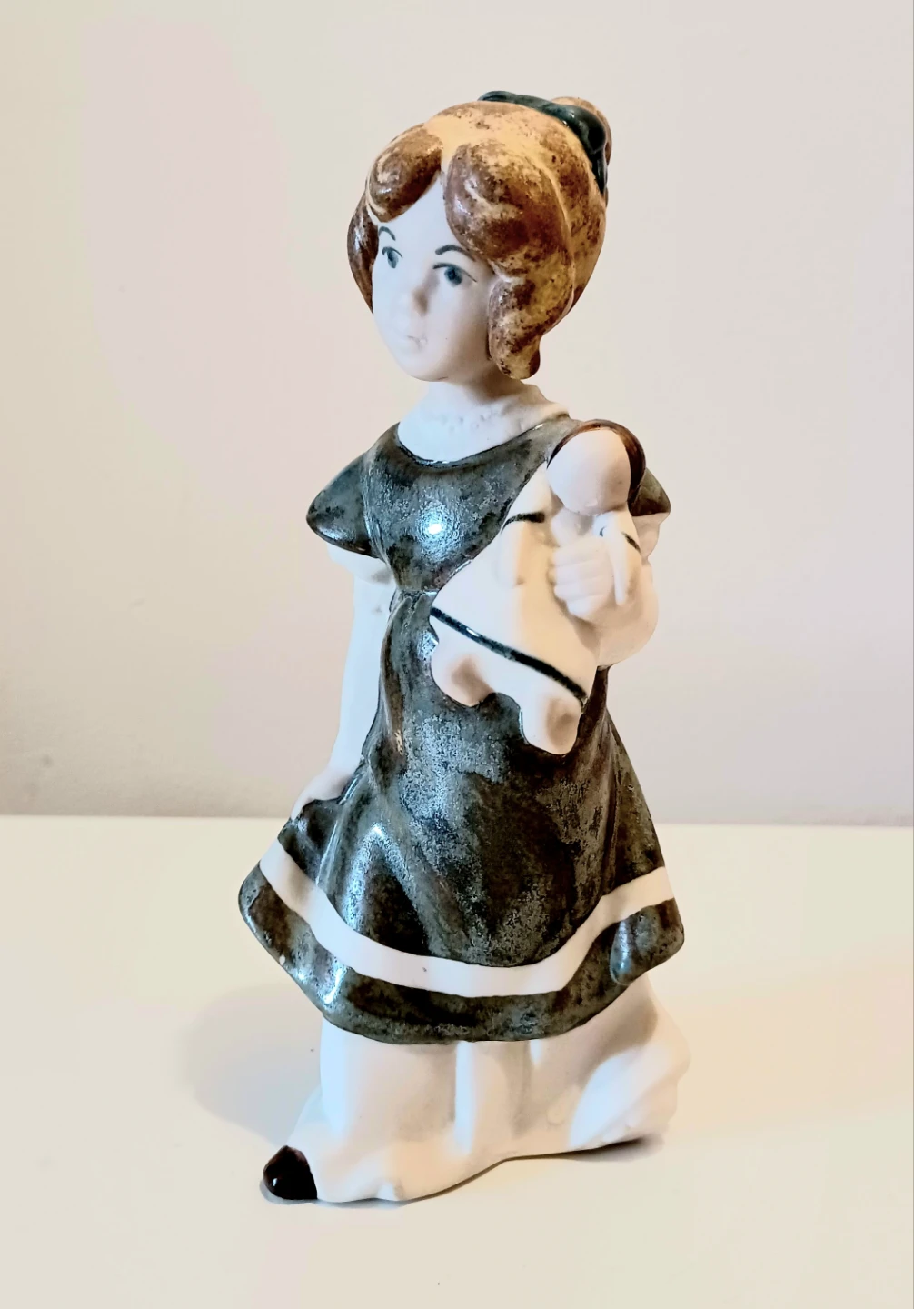 REX Valencia "Young Girl with Doll"  Figurine