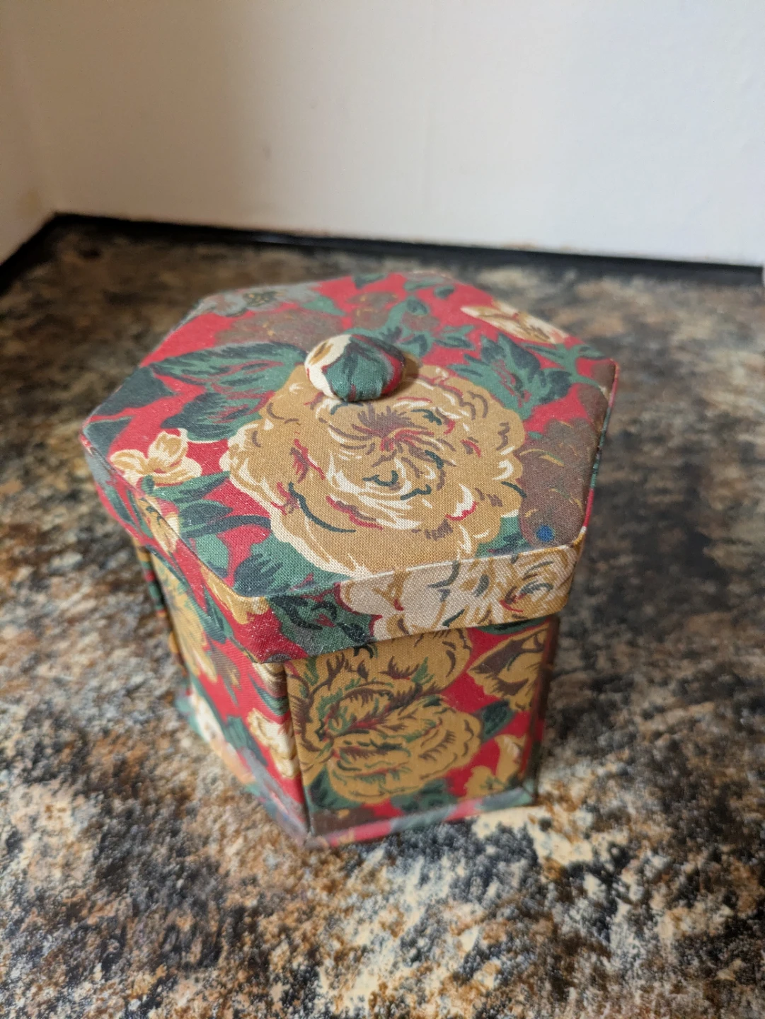 Vintage Avon Fabric Hinged Box with Floral Pattern - photo 2