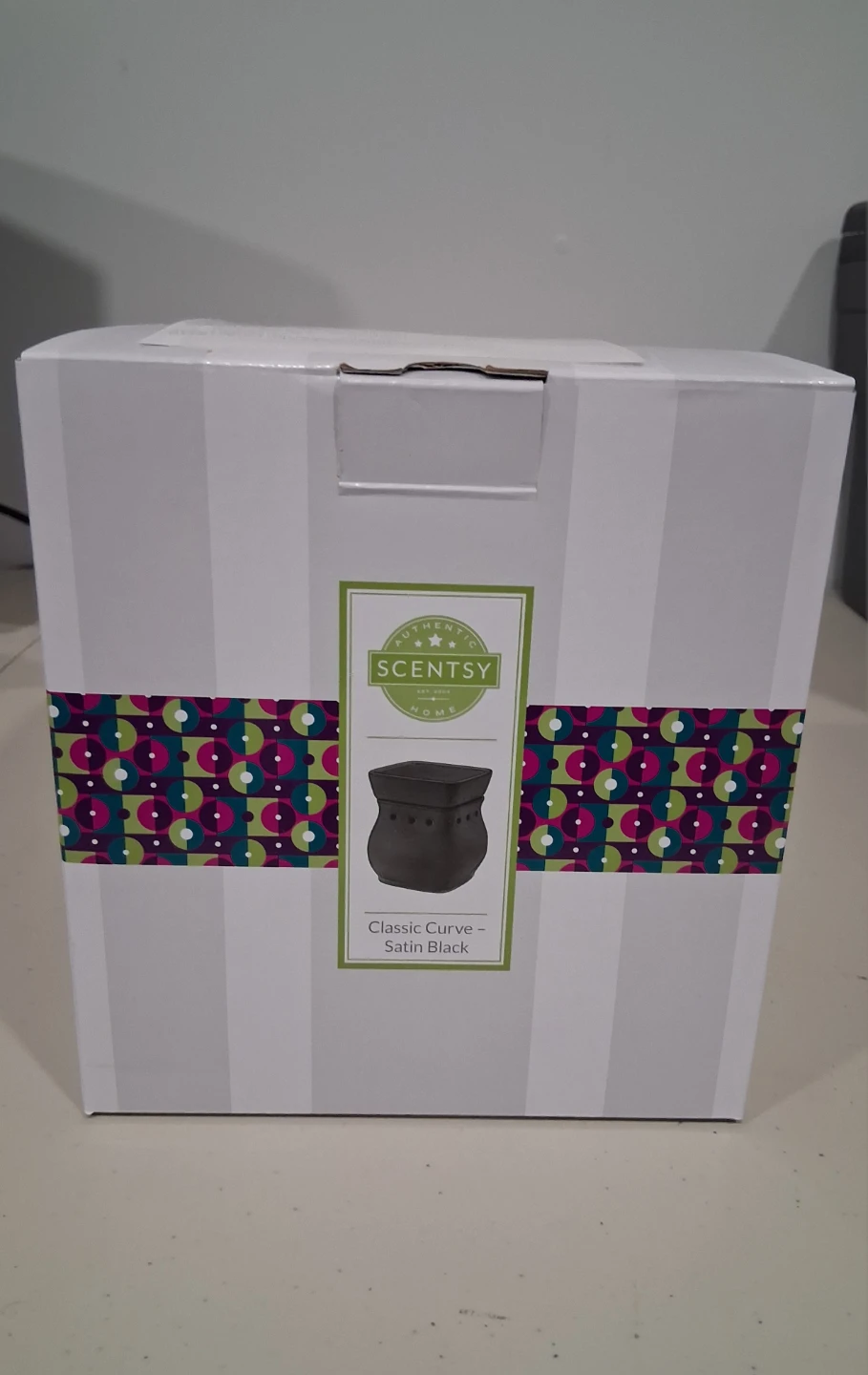 Scentsy Classic Curve Warmer - Satin Black