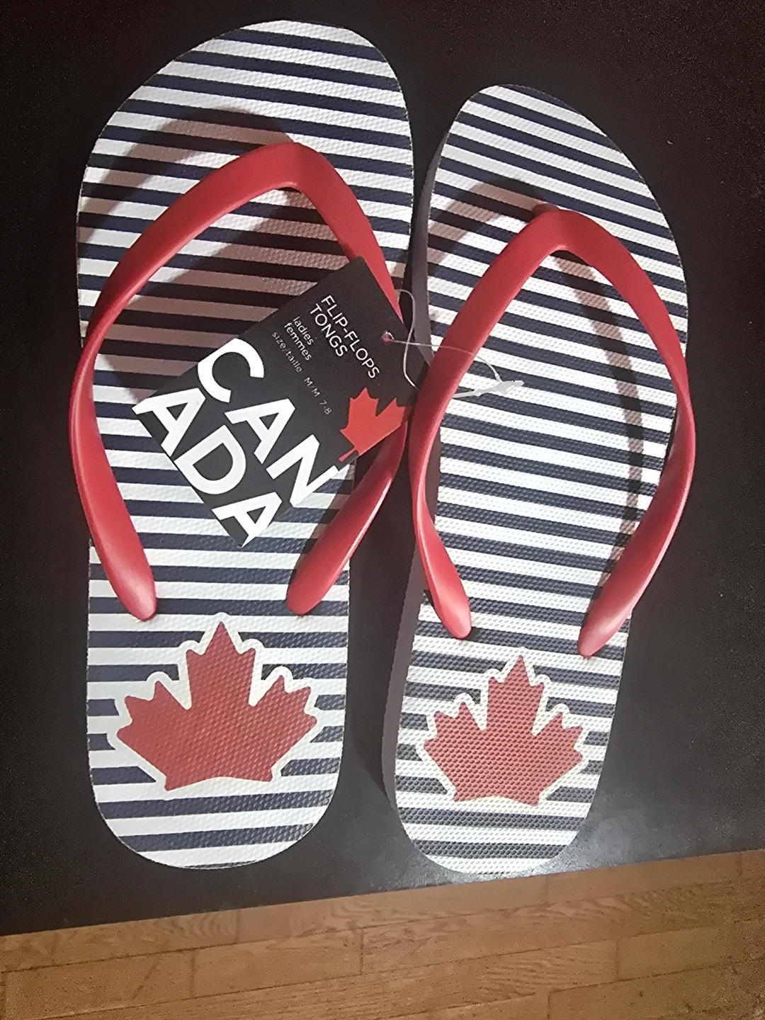 Canada Flip-Flops Tongs Size M/M 7-8