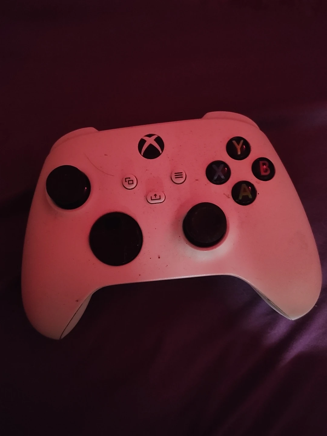 White Xbox Wireless Controller