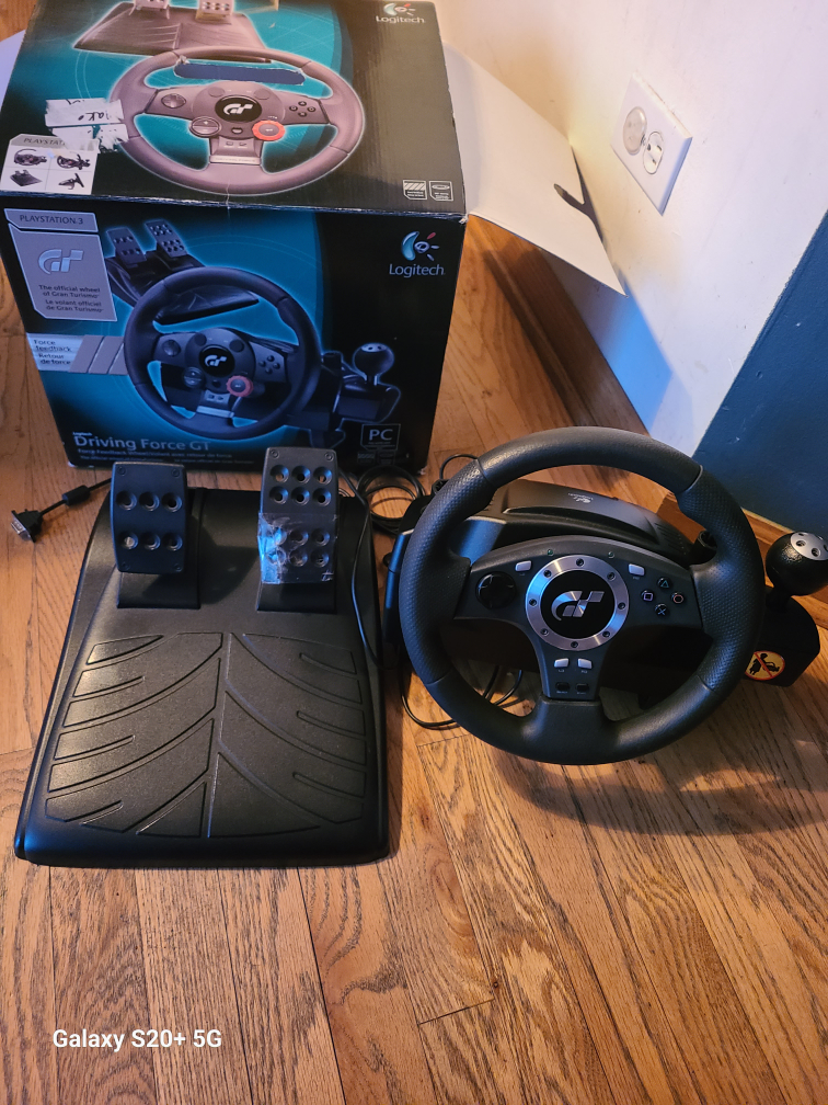 Logitech Driving Force GT Racing Wheel & Pedals for PS3