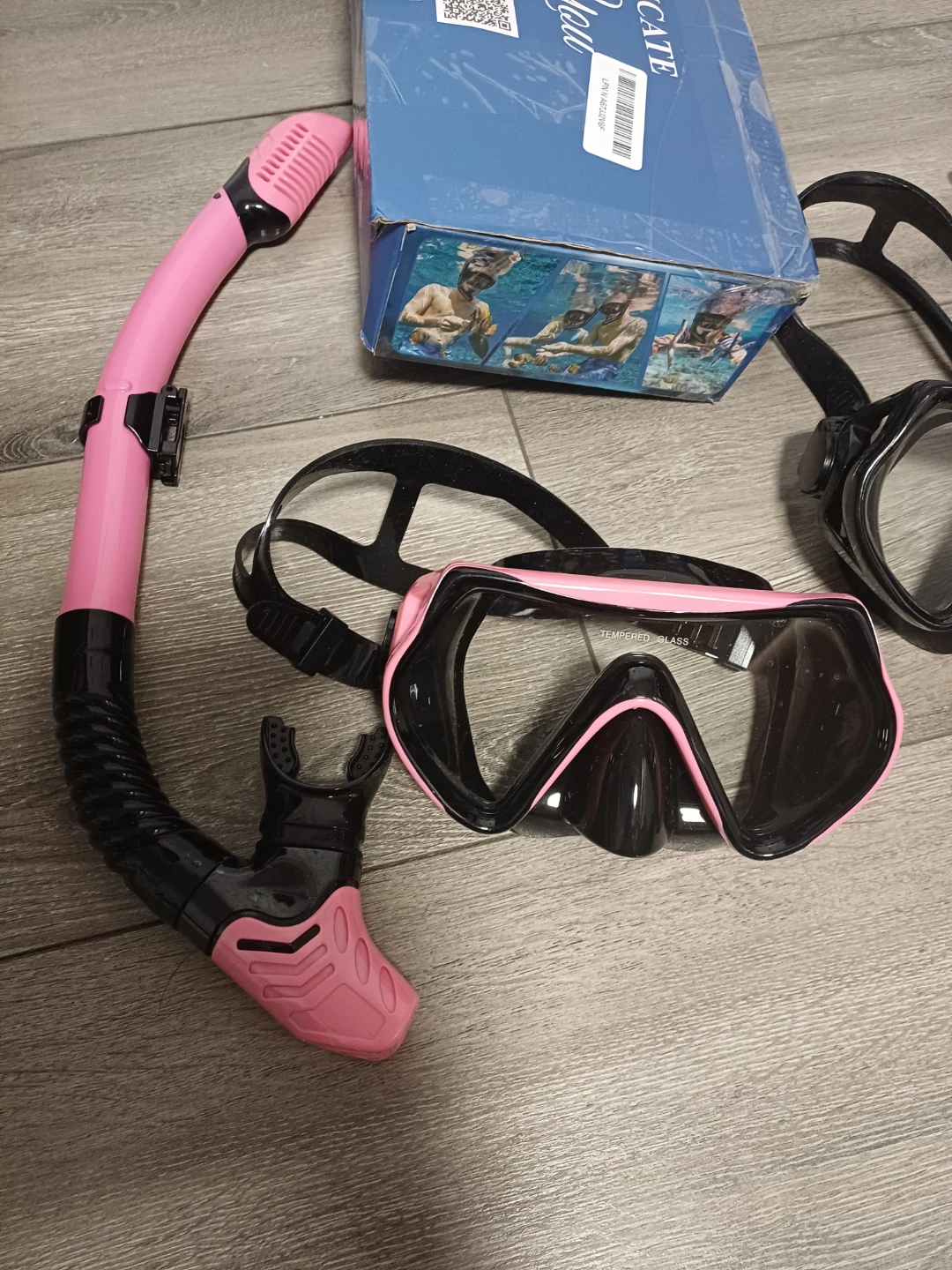 Set of 2 Snorkel Masks and Snorkels - Pink & Black