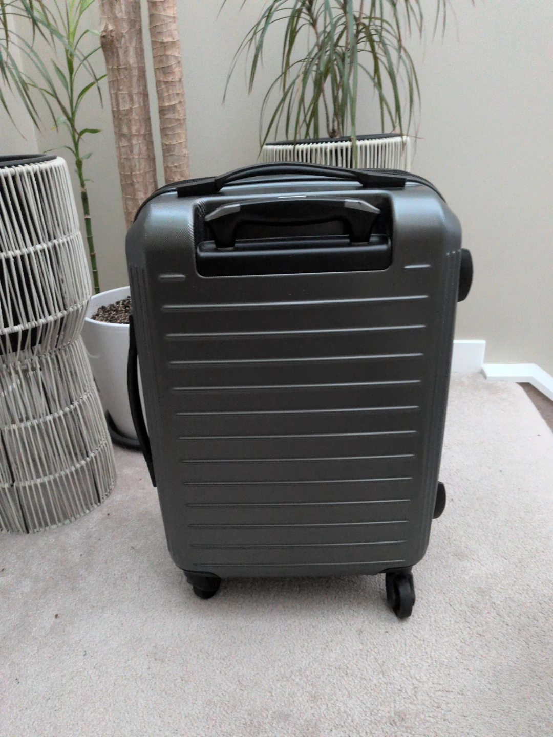 Samsonite Grey Hardside Carry-On Suitcase - photo 3