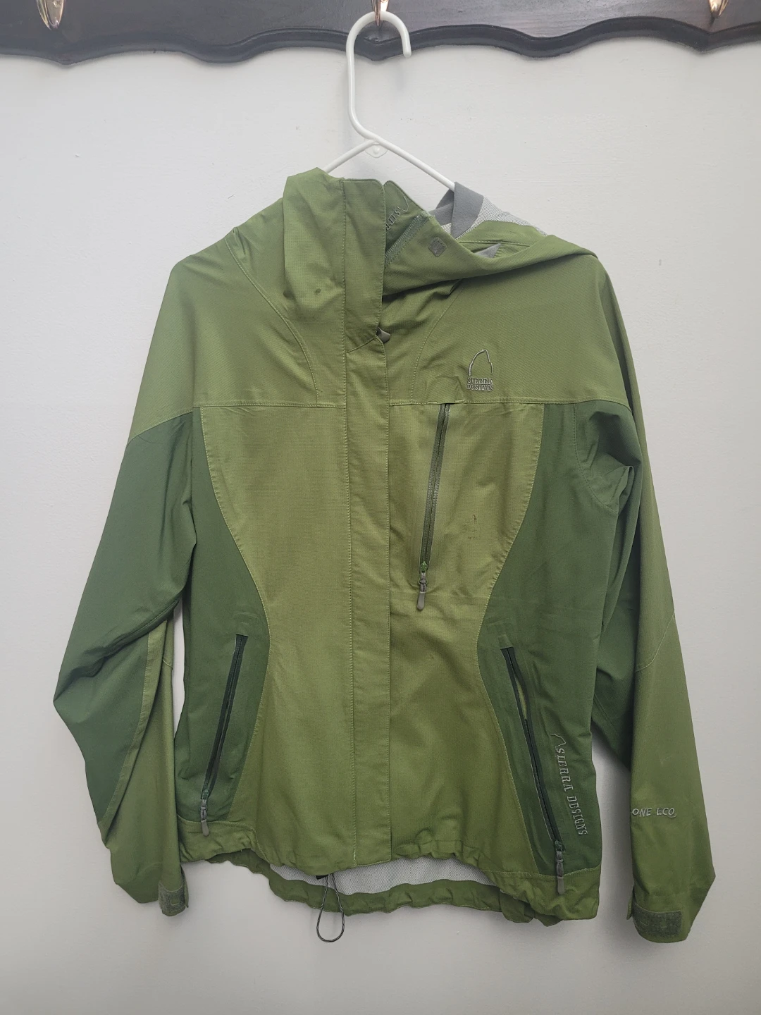 Sierra Designs Green Outdoor Jacket - Medium