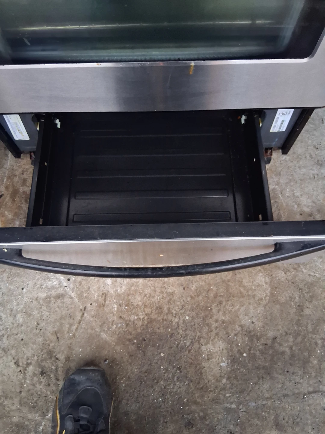 Frigidaire Gas Range with Oven - photo 4