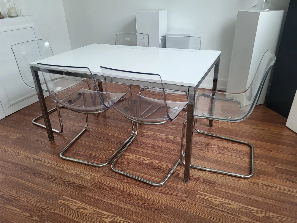 White Dining Table with 4 Clear Chairs